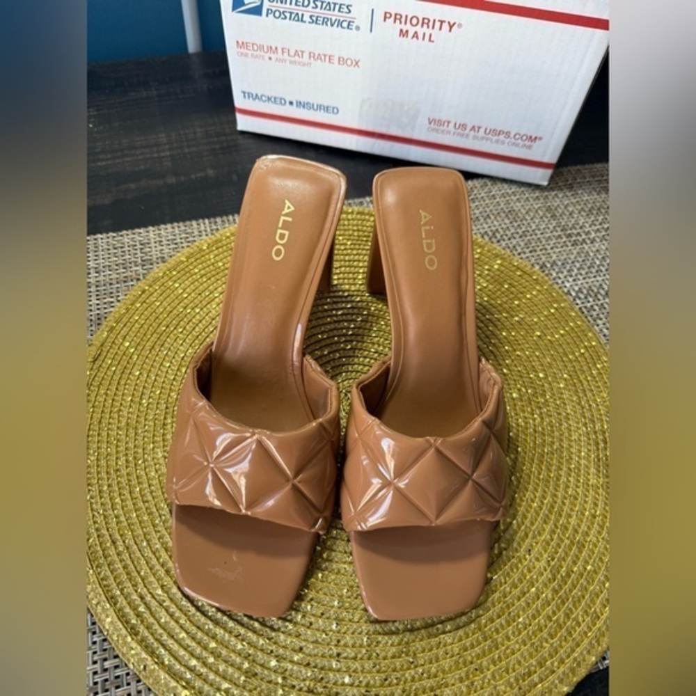 Aldo Tan Quilted Mules Versatile Slip-On Style Size 8